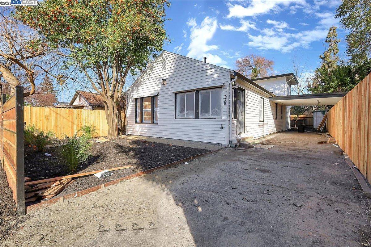 West Sacramento, CA 95605,630 James ST