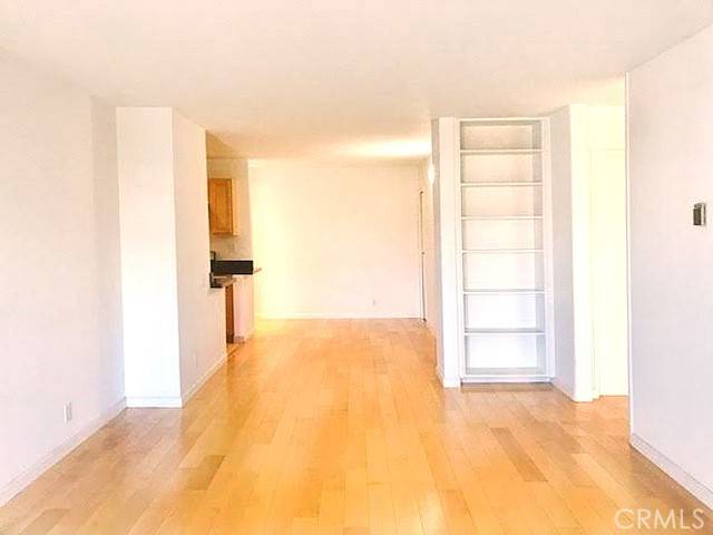 Santa Monica, CA 90403,1033 3rd ST 109