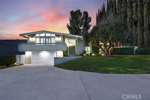 Calabasas, CA 91302,22903 De Kalb