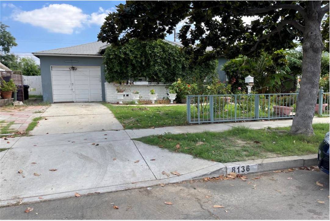 Panorama City, CA 91402,8136 Lennox AVE