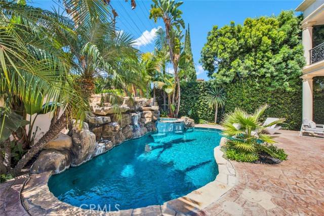 Beverly Hills, CA 90211,123 N Doheny DR