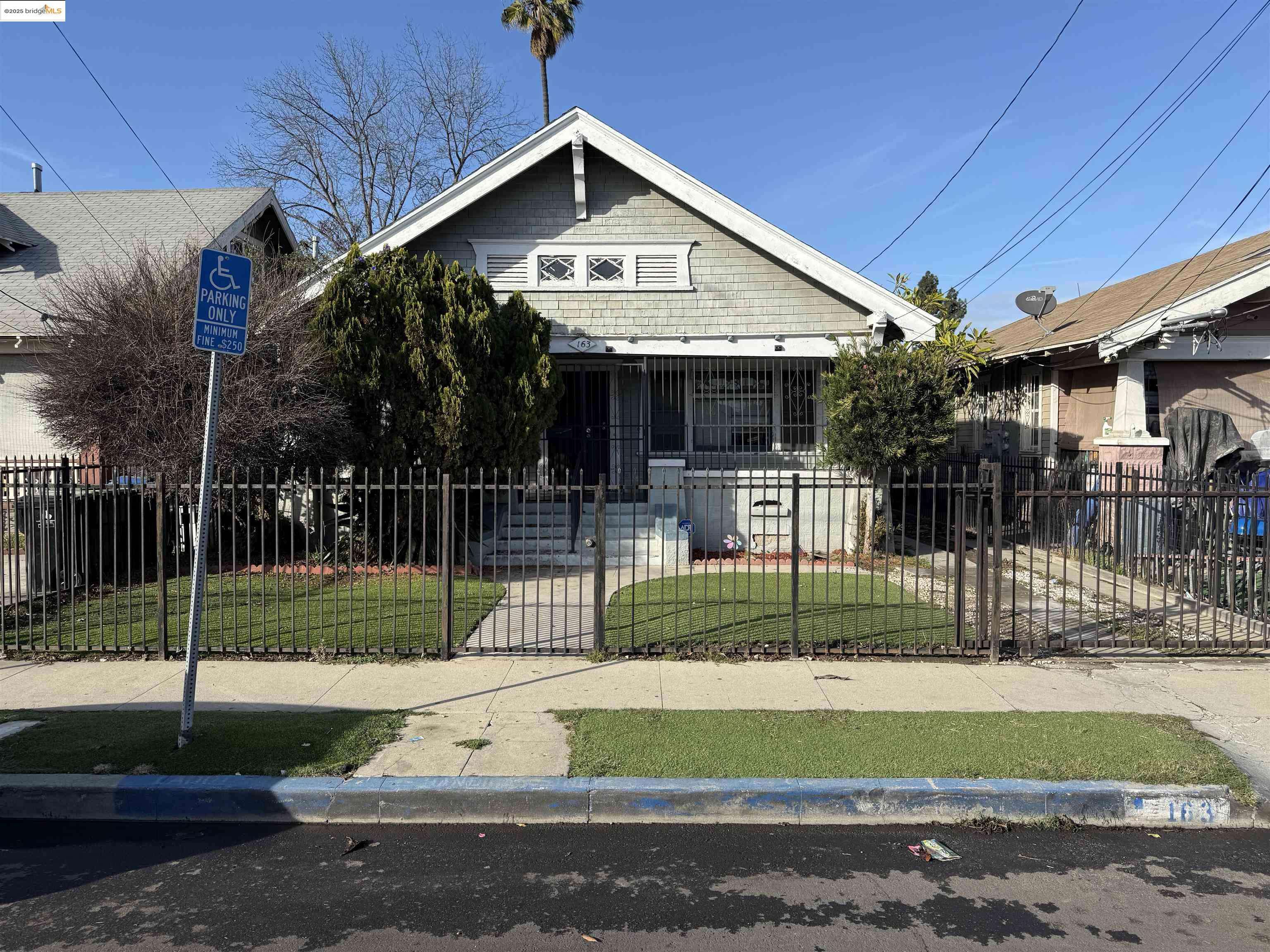 Los Angele, CA 90037,163 W 55Th St