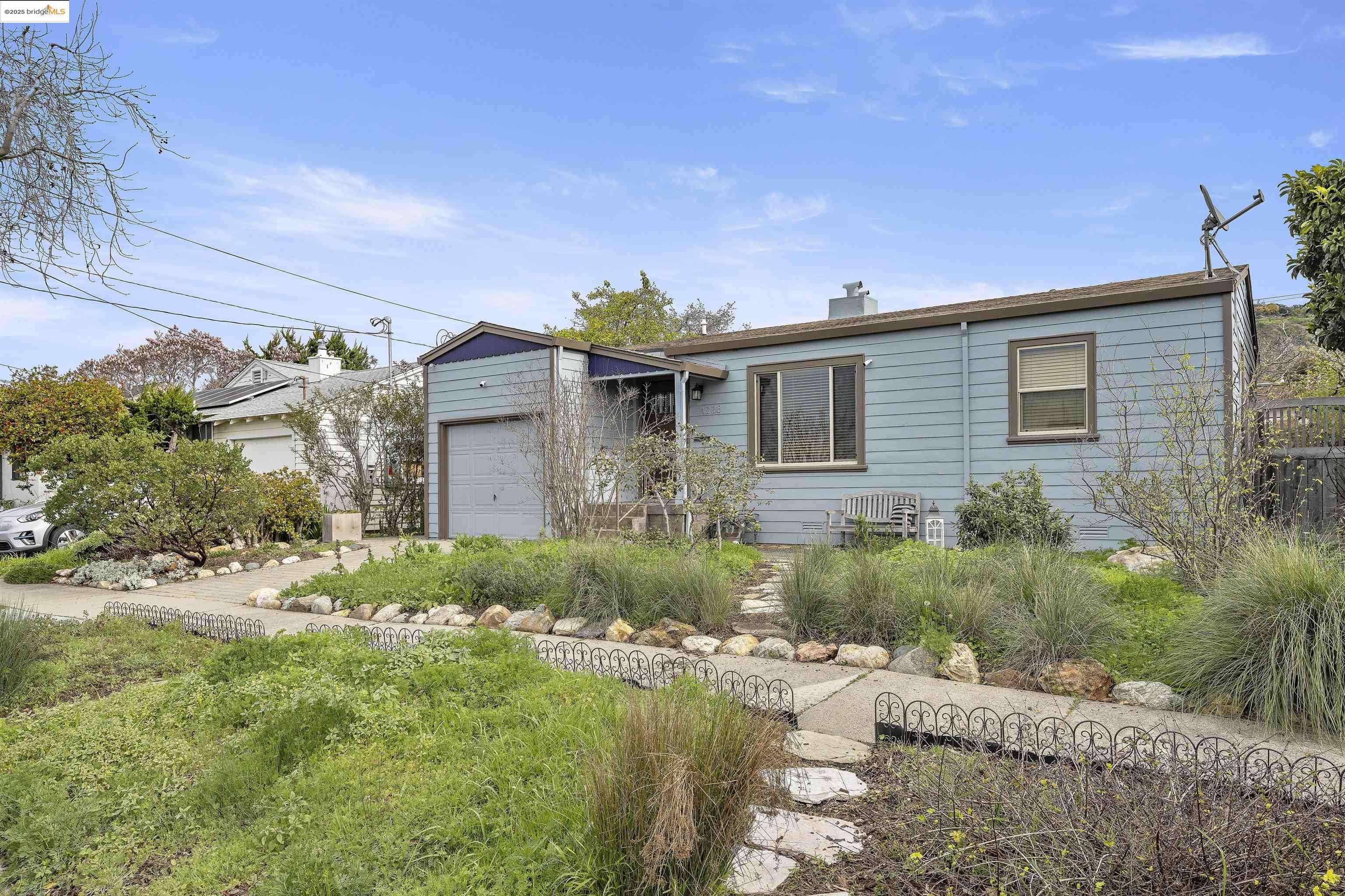 El Cerrito, CA 94530-2435,1228 Everett St