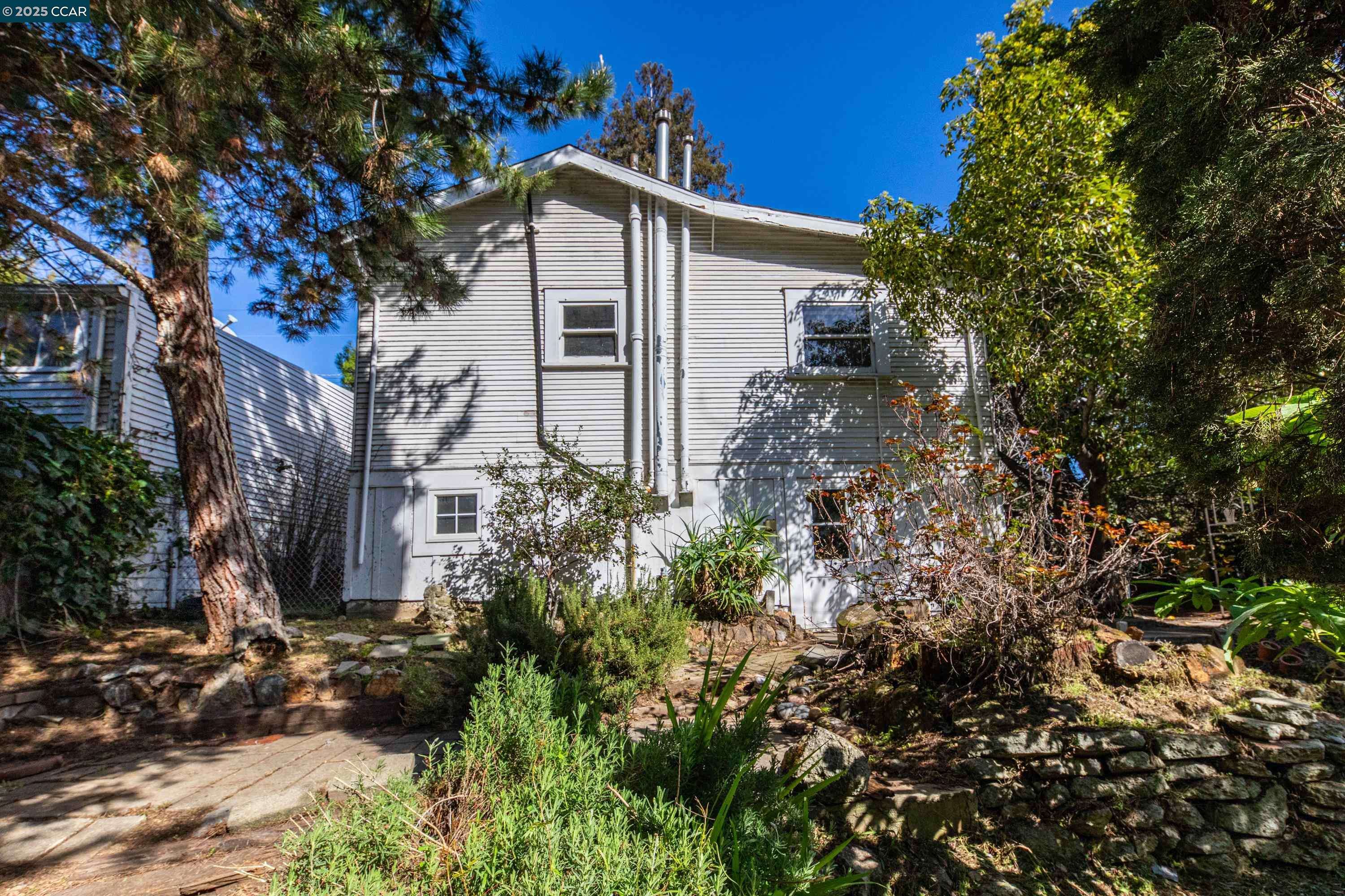 Oakland, CA 94605,6391 Hillmont Dr