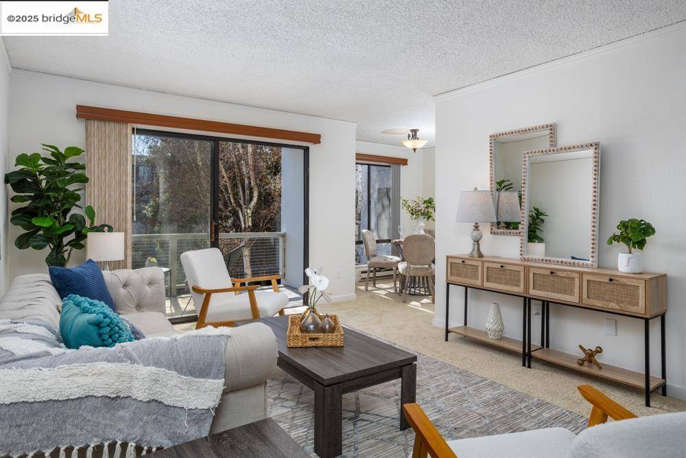 Emeryville, CA 94608,7 Commodore Drive A351