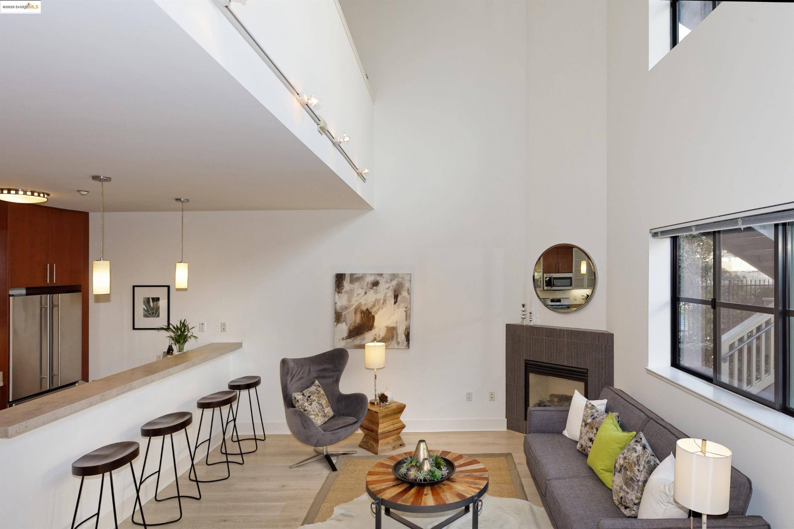 Oakland, CA 94608,1565 32nd Street 3