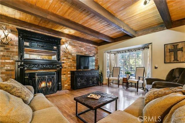 Lake Arrowhead, CA 92352,384 Primrose CIR