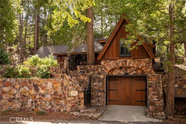 Lake Arrowhead, CA 92352,324 Summit DR