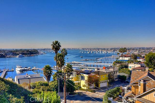 Corona Del Mar, CA 92625,317 Carnation AVE 4