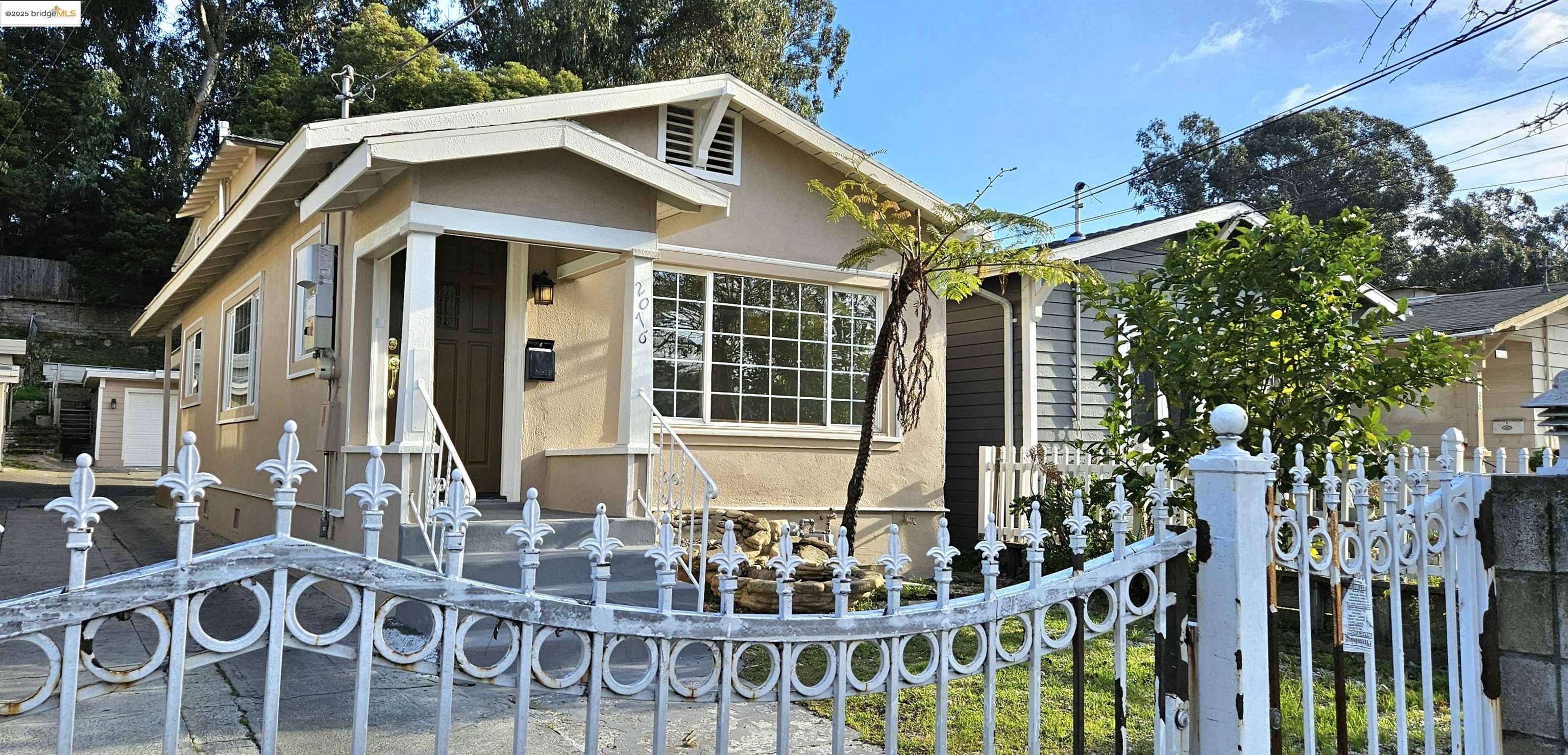 Oakland, CA 94601,2076 Harrington Ave