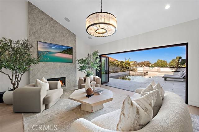 Corona Del Mar, CA 92625,38 Drakes Bay DR