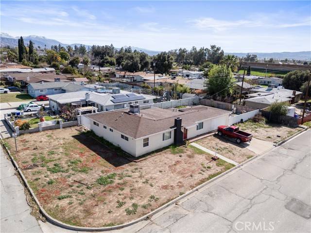 San Bernardino, CA 92404,6271 Argyle ave