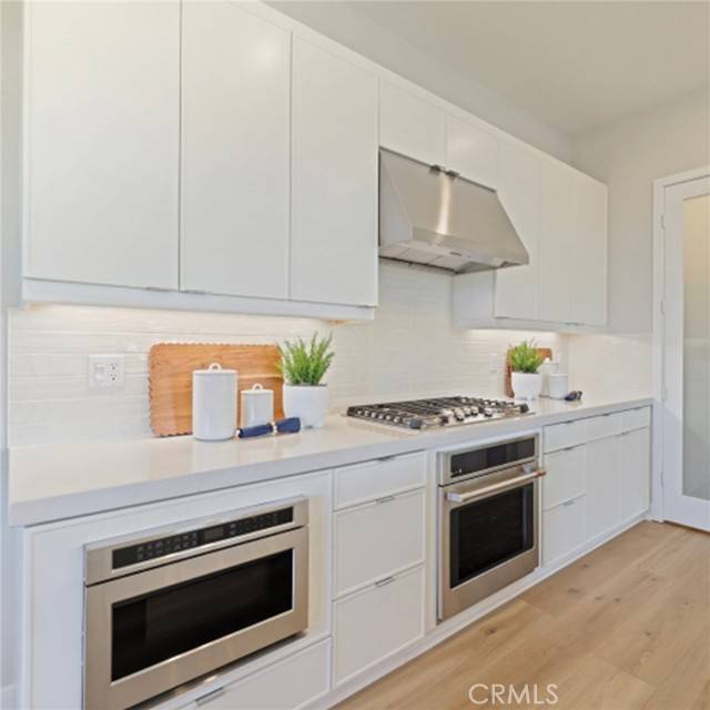 Irvine, CA 92618,428 Loon