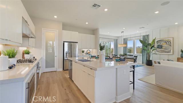Irvine, CA 92618,428 Loon