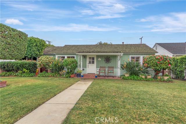 Huntington Beach, CA 92648,828 14th ST