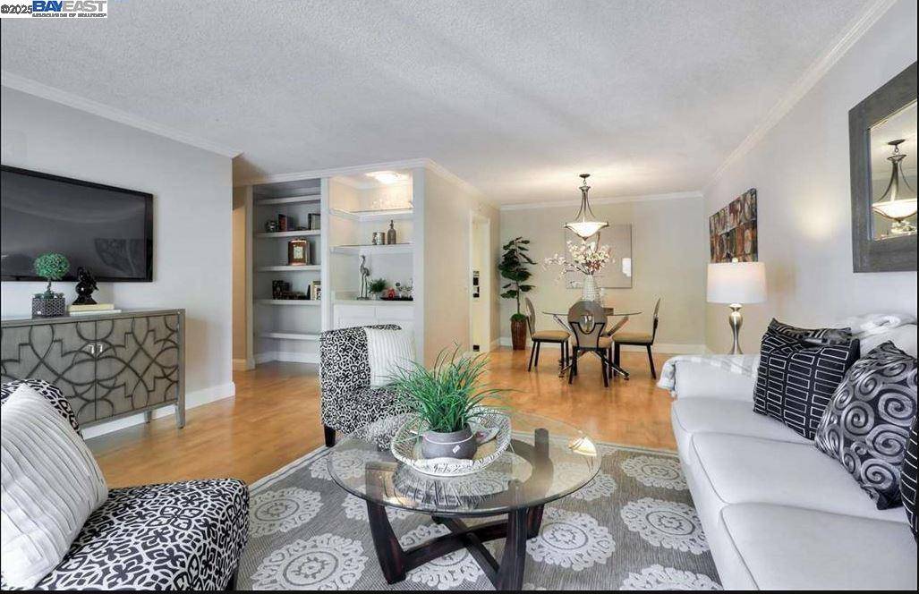 Walnut Creek, CA 94596,430 N Civic Dr 411