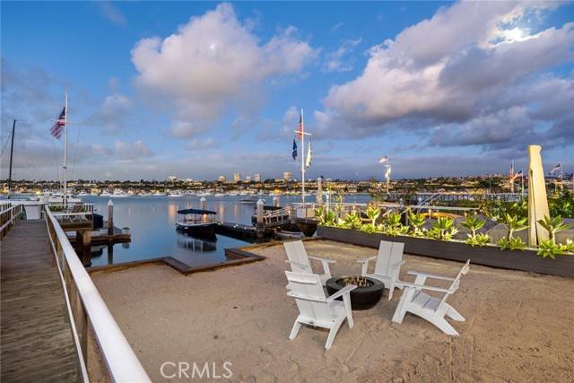 Newport Beach, CA 92661,1805 E Bay AVE