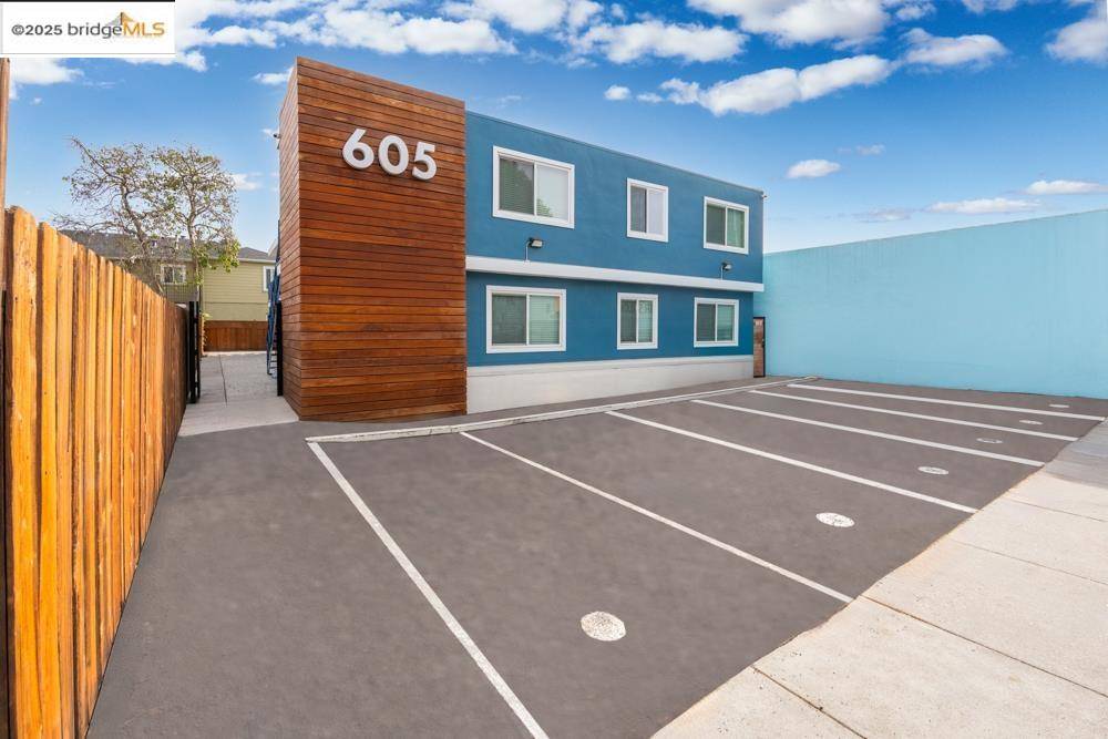 Albany, CA 94706,605 San Pablo Ave