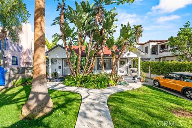 Los Angeles, CA 90038,842 N Las Palmas AVE