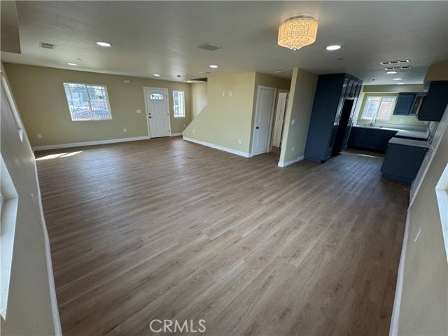 Compton, CA 90221,4337 E Palmerstone ST