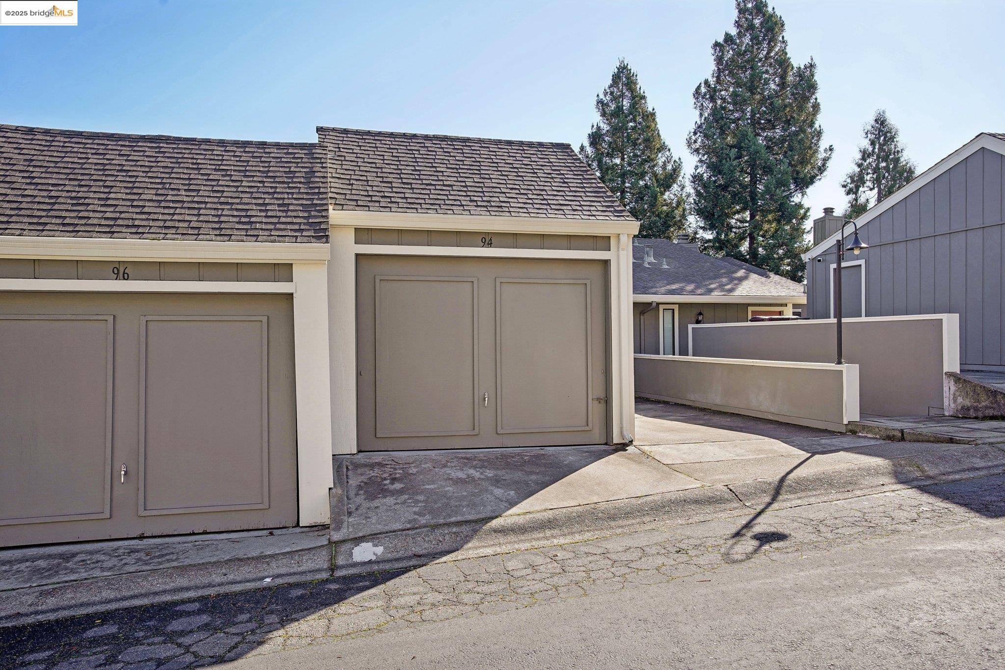 Oakland, CA 94605,94 Anair WAY