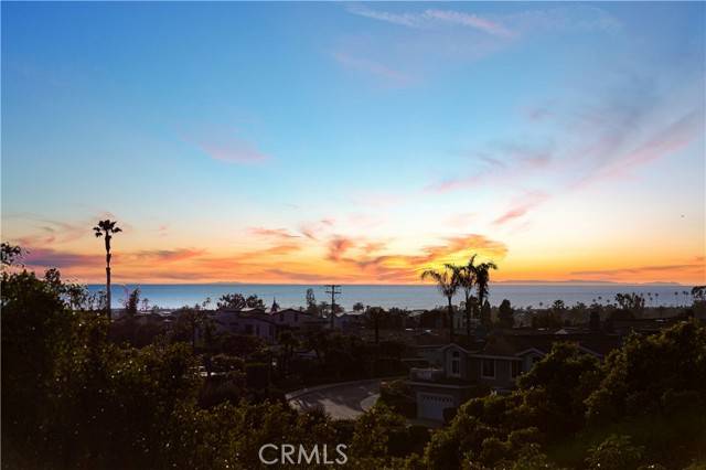Corona Del Mar, CA 92625,978 Sandcastle DR