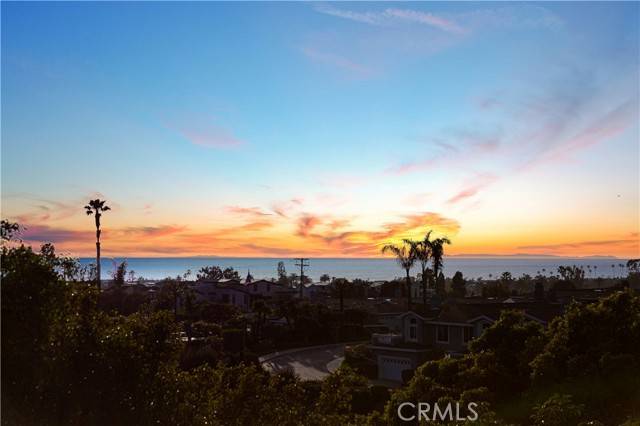 Corona Del Mar, CA 92625,978 Sandcastle DR