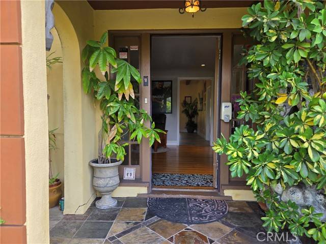 Los Angeles, CA 90036,916 S Highland AVE