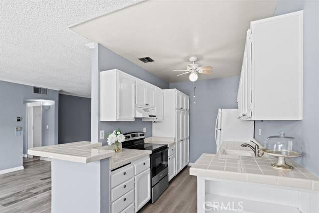 Encino, CA 91316,5349 Newcastle AVE 56