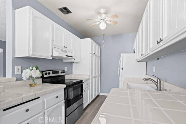 Encino, CA 91316,5349 Newcastle AVE 56