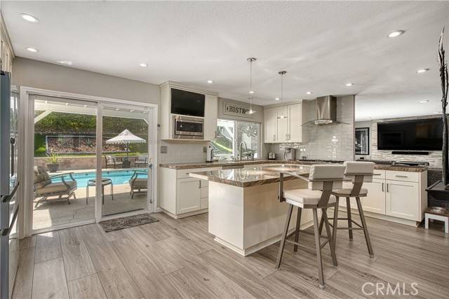 Woodland Hills, CA 91367,24430 Eilat ST