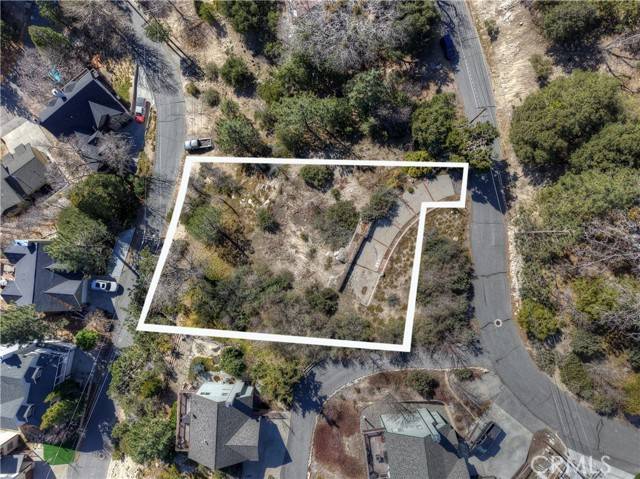 Lake Arrowhead, CA 92352,841 Madera LN
