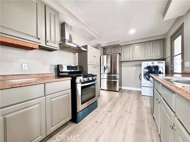 Hemet, CA 92543,260 N Lyon AVE 125