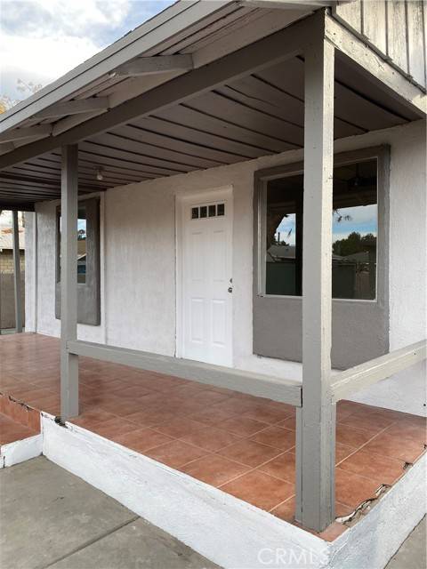 Colton, CA 92324,556 E F ST 1/2