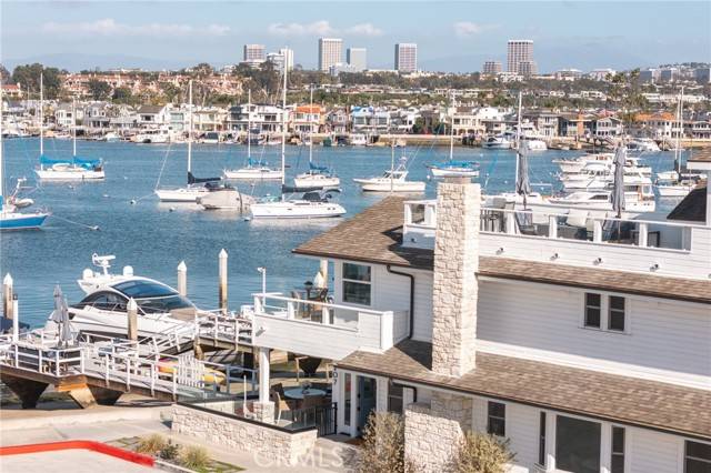 Newport Beach, CA 92661,207 E Edgewater AVE
