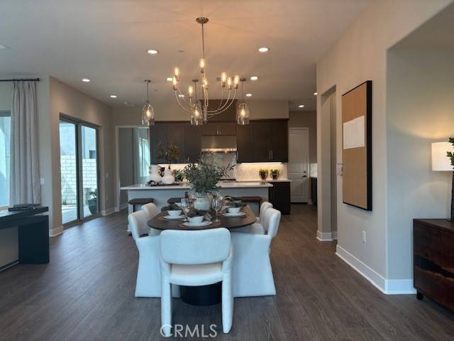 Valencia, CA 91381,27339 Creekwood LN