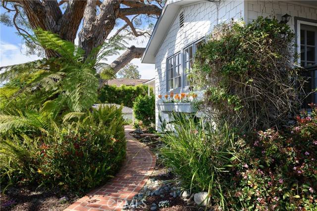 Laguna Beach, CA 92651,2130 Glenneyre ST