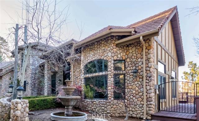 Lake Arrowhead, CA 92352,293 Fairway DR