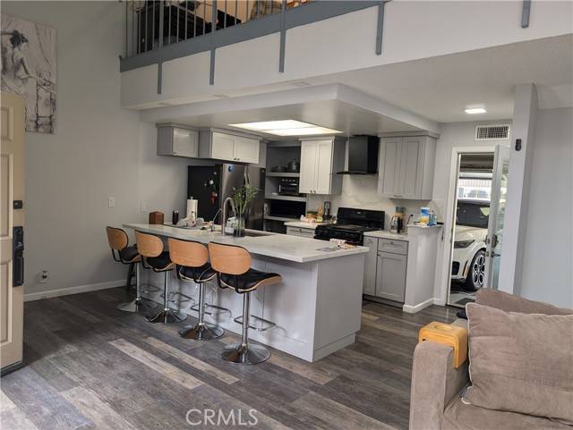 Paramount, CA 90723,7021 Alondra BLD 15