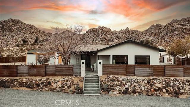 Joshua Tree, CA 92252,6979 White Feather RD