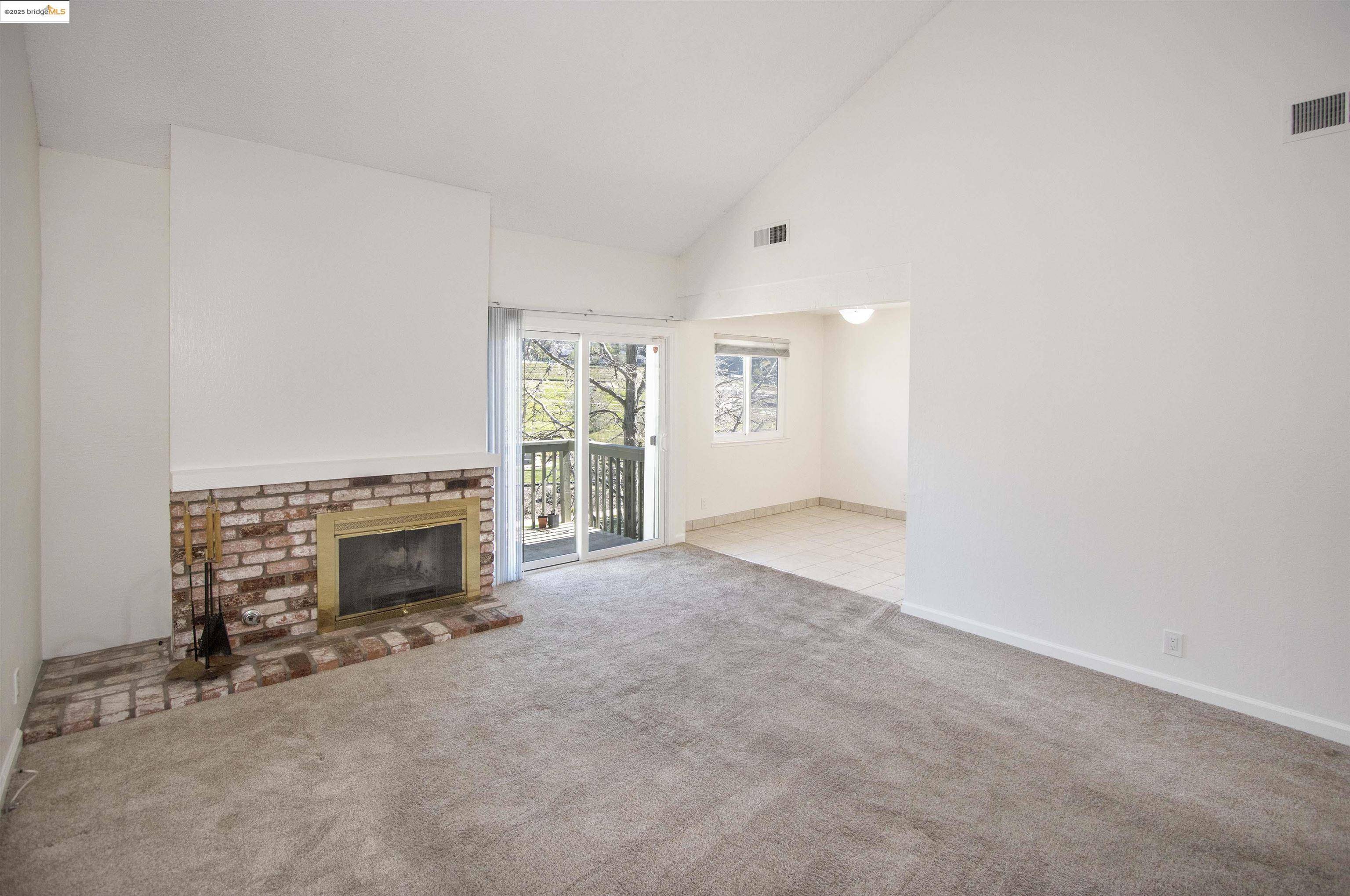 Oakland, CA 94605,8797 Mountain Blvd 3