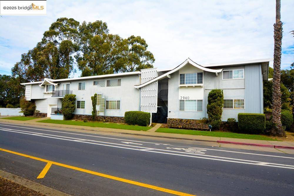 Oakland, CA 94605,7940 Bancroft Ave