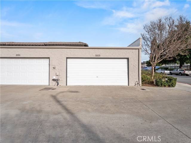 Newhall, CA 91321,24259 La Glorita Cir