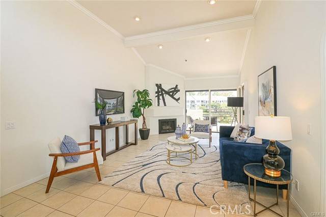 Newport Beach, CA 92663,240 Nice LN 303