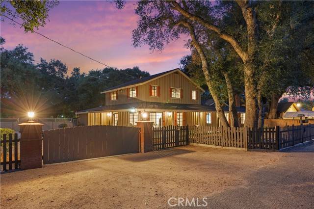 Canyon Country, CA 91387,16219 Oak Bluff RD