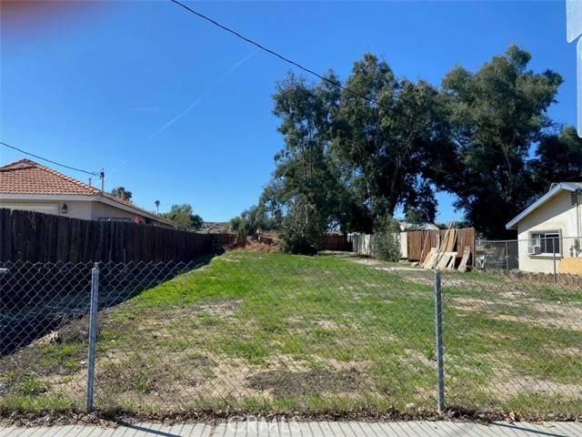 Perris, CA 92570,1232 PARK