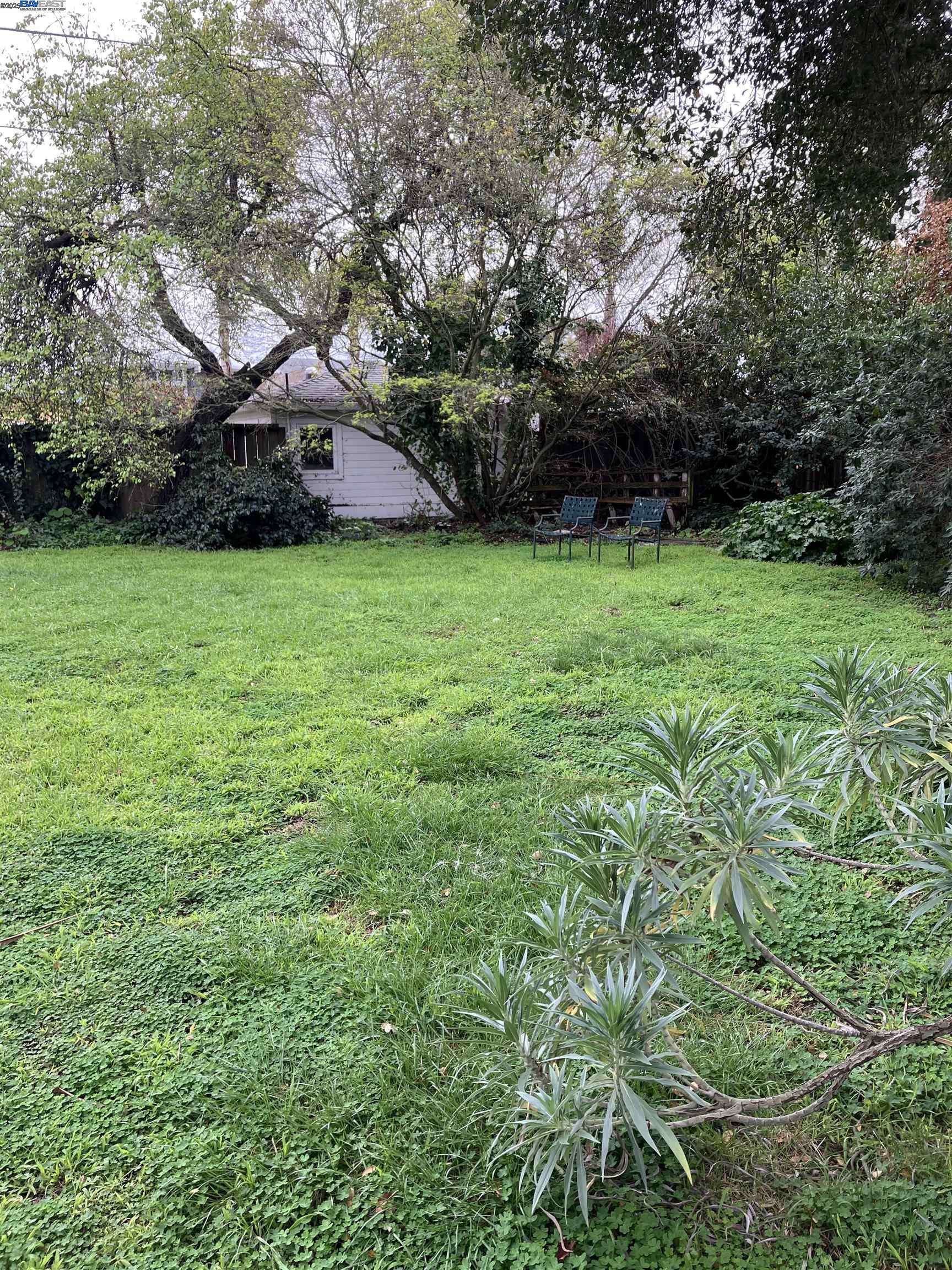 Aptos, CA 95003,511 Cedar St