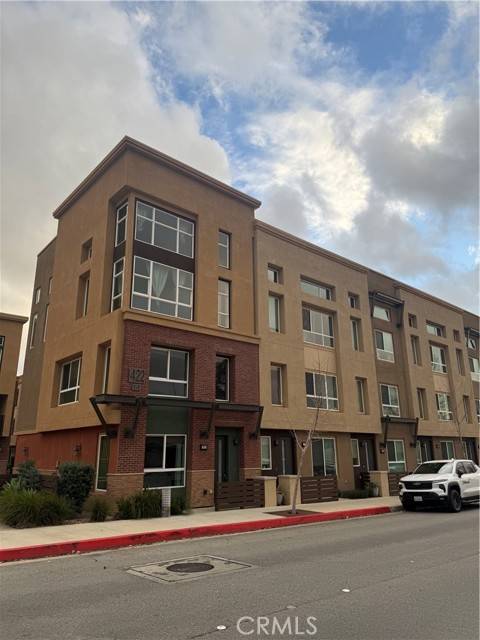 Glendora, CA 91740,422 W Route 66 1