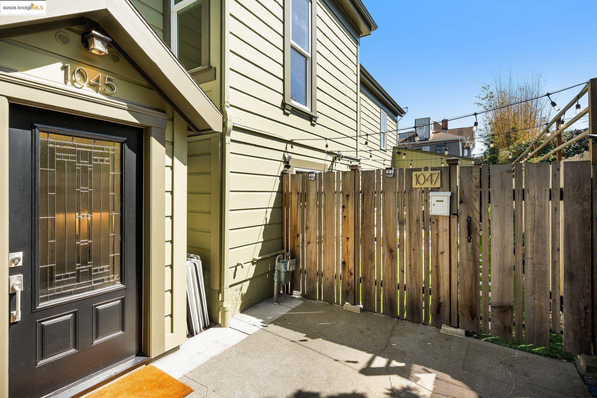 Oakland, CA 94608,1045 Arlington Ave