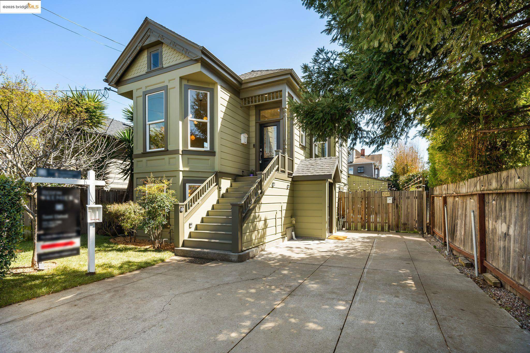 Oakland, CA 94608,1045 Arlington Ave